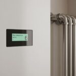 Piec na pellet – jaka temperatura na grzejniki? Jak ustawić, żeby było ciepło i oszczędnie?